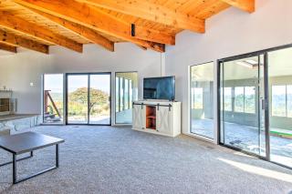 Spacious Royal Oaks Retreat w/ Deck & Views! - 6