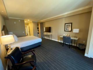 Majestic Inn and Spa - Anacortes - 5