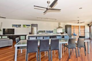 Tangalooma Hilltop Haven - 8
