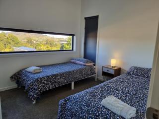 RESIDENTIAL 4 BEDROOM House - Coffs Harbour - 7