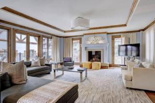 Platinum 3 Bedroom Vacation Rental In The Heart Of Vail That Includes Ski Valet, Ski Deck, Rooftop Pool, Panoramic Views - 9