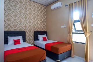RedDoorz Syariah near Stasiun Gumilir Cilacap - 6