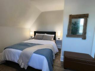 4BR St Paul Retreat Near Lake Phalen Sleeps 13 - 1
