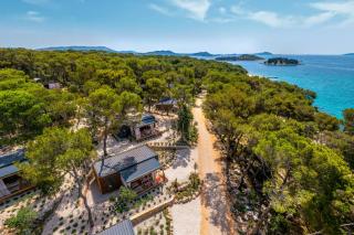 Pine Beach Pakostane Glamping Homes - All Inclusive light - Pakoštane - 4