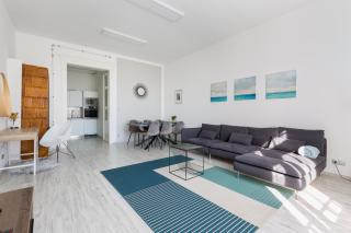 Designer Apartment on the Budapest Broadway w 2BR, AC and Panorama Balcony - Budapest - 5