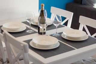 Blue Apartment by the Lake - Mamaia - 2