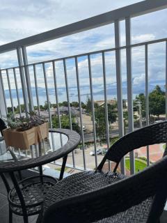 Ron's Condo Overlooking the Lake - Tagaytay - 8