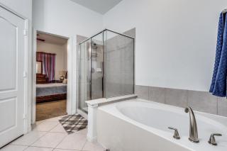 Beautiful 2 story luxury home in an upscale area! - Houston - 2