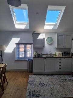 19a Brooks Road - Street - 9