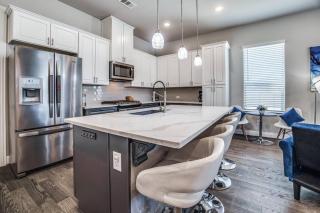 Beautiful 3 story luxury home close to the fun! - Lewisville - 6