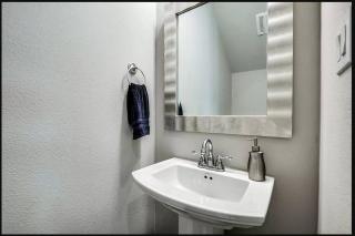 Beautiful 3 story luxury home close to the fun! - 5