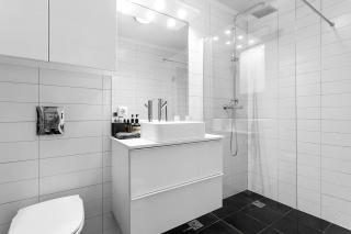 Perfectly Located Reykjavík Apt. - Two Balconies - 9