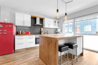 Perfectly Located Reykjavík Apt. - Two Balconies - Reykjavik - 5