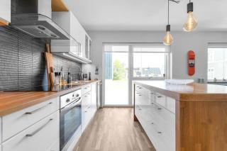 Perfectly Located Reykjavík Apt. - Two Balconies - 1