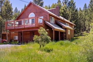 Less Than 8 Mi to Donner Lake Home with Deck and Balcony! - Truckee - 8