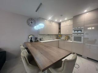 Beverly Hills House pri potoku by Pinkreal - Solčany - 6
