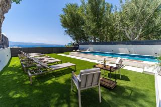 Beachfront Villa Erce with private 40sqm heated pool, a Gym, 7 en-suite bedrooms, a rooftop terrace, 2 living areas - Duće - 3