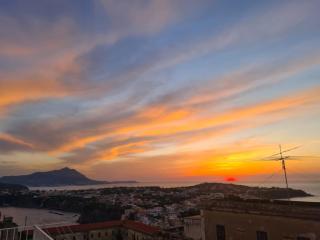 Nel punto più alto dell’ Isola, terrazza con vista mozzafiato - Procida - 0