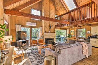 Near Trails Cabin with 2-Level Deck in Twain Harte - 0