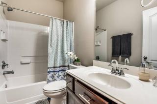 Beautiful cozy home in a lovely neighborhood! - Houston - 5