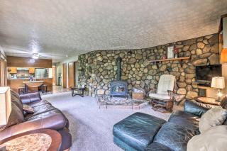 Mimis Place about Ohio Countryside Duplex with Deck - Orrville - 8