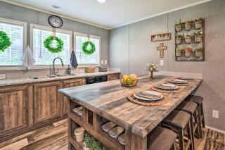Updated Tuskahoma Cabin with Fire Pit and Deck! - Tuskahoma - 1