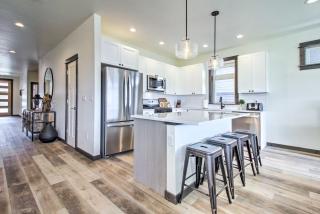 Modern Bozeman Family Townhome with Hot Tub! - Bozeman - 1
