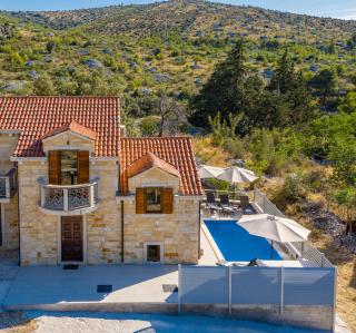 Villa Izabela with private pool and beautiful view - Dračevica - 9