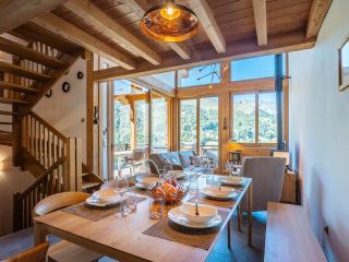 Chalet Eceel: Chalet Luxueux 9 Pers · Accès Piste · Terrasse · Poêle à Bois · Wifi · Parking - FR-1-344-723 - 0