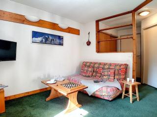 Duplex proche des pistes avec balcon – Idéal pour 6 personnes, WiFi gratuit, bien équipé - FR-1-344-1024 - 9