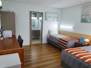 Morwell Parkside Motel - 3