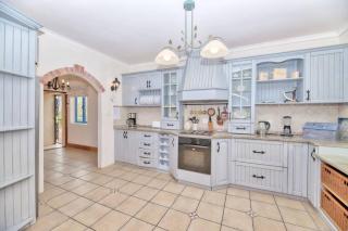 Casa Balena - Gansbaai seafront accommodation, back-up power - Gansbaai - 2