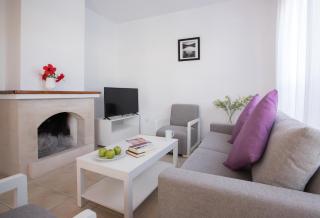Resitour - Perneri Three Bedroom Villas - Tala - 4