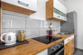 Brodarica Apartment Near the Beach - Spacious 2-Bedroom Penthouse with Large Terrace - Brodarica - 5