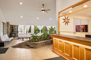 Howard Johnson by Wyndham Gravenhurst - Gravenhurst - 4