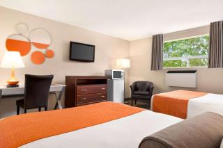Howard Johnson by Wyndham Gravenhurst - Gravenhurst - 2