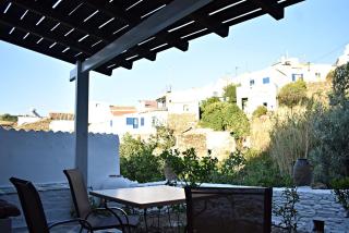 ΠΑΡΑΔΟΣΙΑΚΗ -ΧΩΡΙΑΤΙΚΗ ΚΑΤΟΙΚΙΑ ΜΕ ΑΥΛΗ - Kithnos - 7