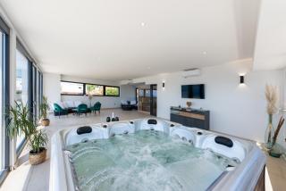 Villa Laurynn with Roof Top Spa and Pool - Crikvenica - 2