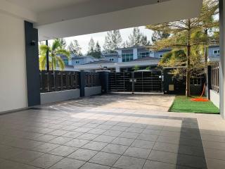 Omari Marina Island Homestay Lumut - Lumut - 7