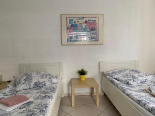 Ferienwohnung 1 Souterrainfenster - Hannover - 1