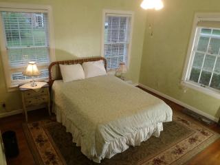 Creekside Estate Stays and Events - 4