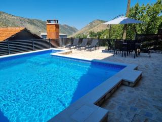 Apartment Gajo with swimming pool near Split - Srinjine - 9