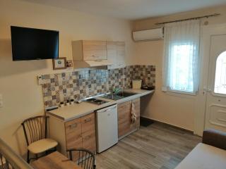 Marina's Apartments - White & Stone Apartment - Olympiada - 6