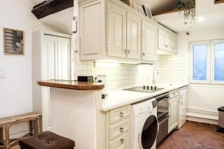 Spacious studio in Paris Hyper Center - Smart TV & WIFI - 4P - Parijs - 8
