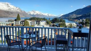 Central Lakeview Apartment with amazing rooftop 镇上湖景三室套房 - Queenstown - 7