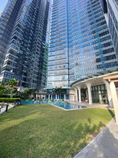 1BR executive unit in Uptown Parksuites BGC - Manilla - 9