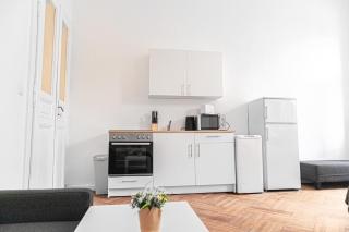Classy 2BR Apt. w/ Exclusive Location near AKH - Vienna - 4