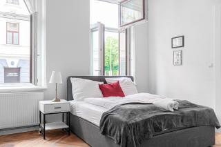 Classy 2BR Apt. w/ Exclusive Location near AKH - Vienna - 7