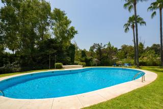 Next to Puente Romano Newly done Modern style 5 star Luxury stay - 6
