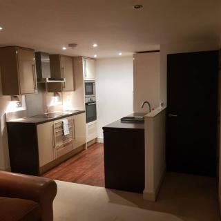 Lovely 1 bedroom apartment with free parking & gym - Kirkburton - 2